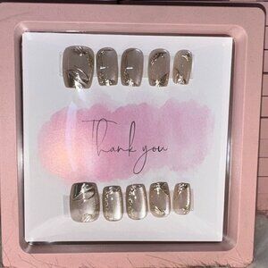 Cream with accents Press-On or Glue-On Nails Size M